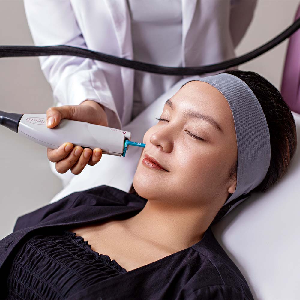 Article Tak Cukup Pakai Skincare, Ini Dia Cara Terbaik  Menghilangkan Bekas Jerawat Merah di Wajah