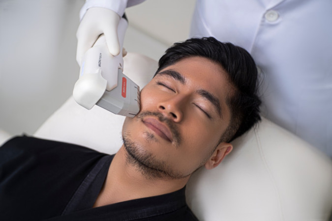 Article Benarkah Perawatan Kulit Pria Dan Wanita Berbeda? Berikut Penjelasannya!