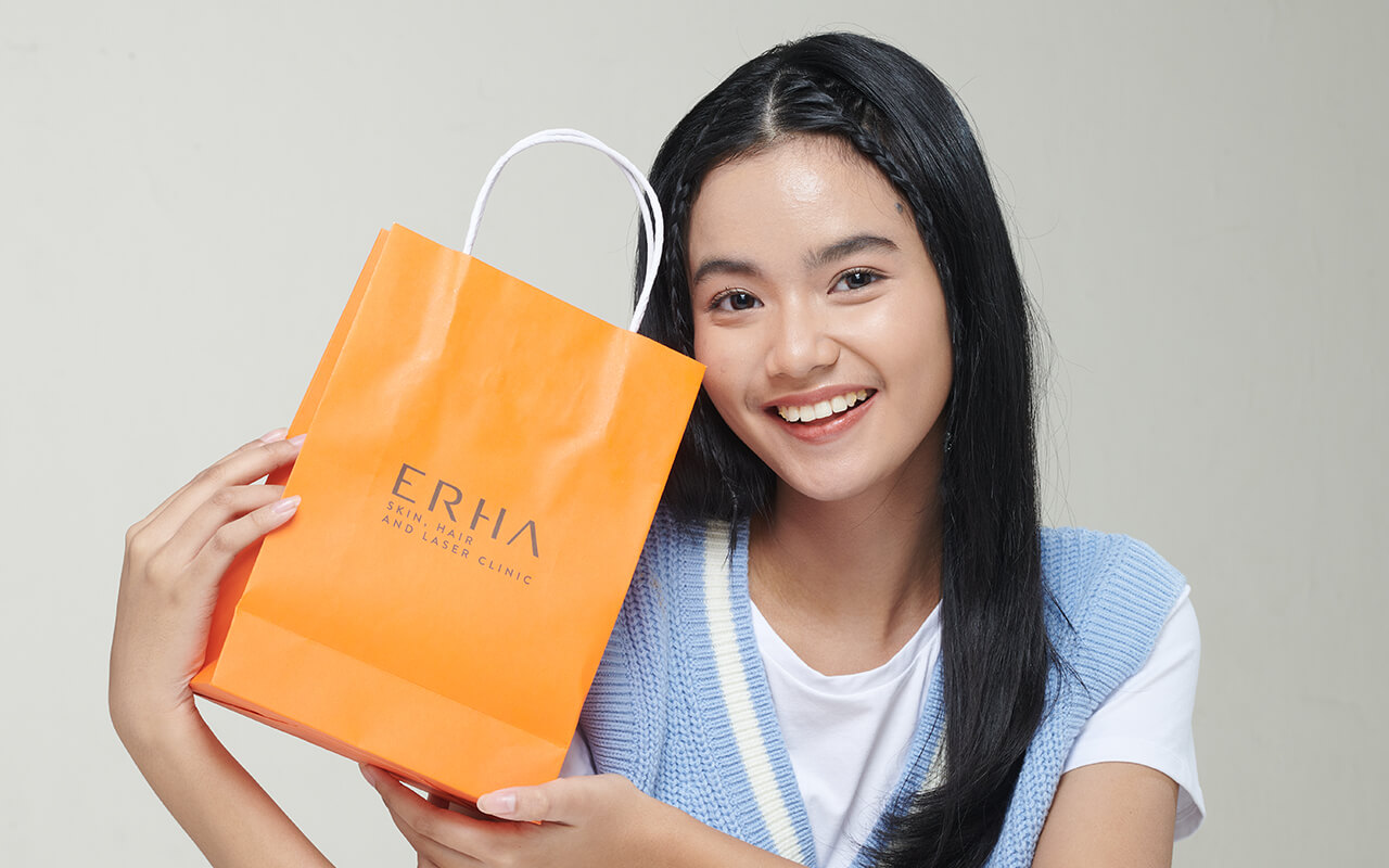 Article Hati-Hati, Jangan Asal Pegang Jerawat Aktif!