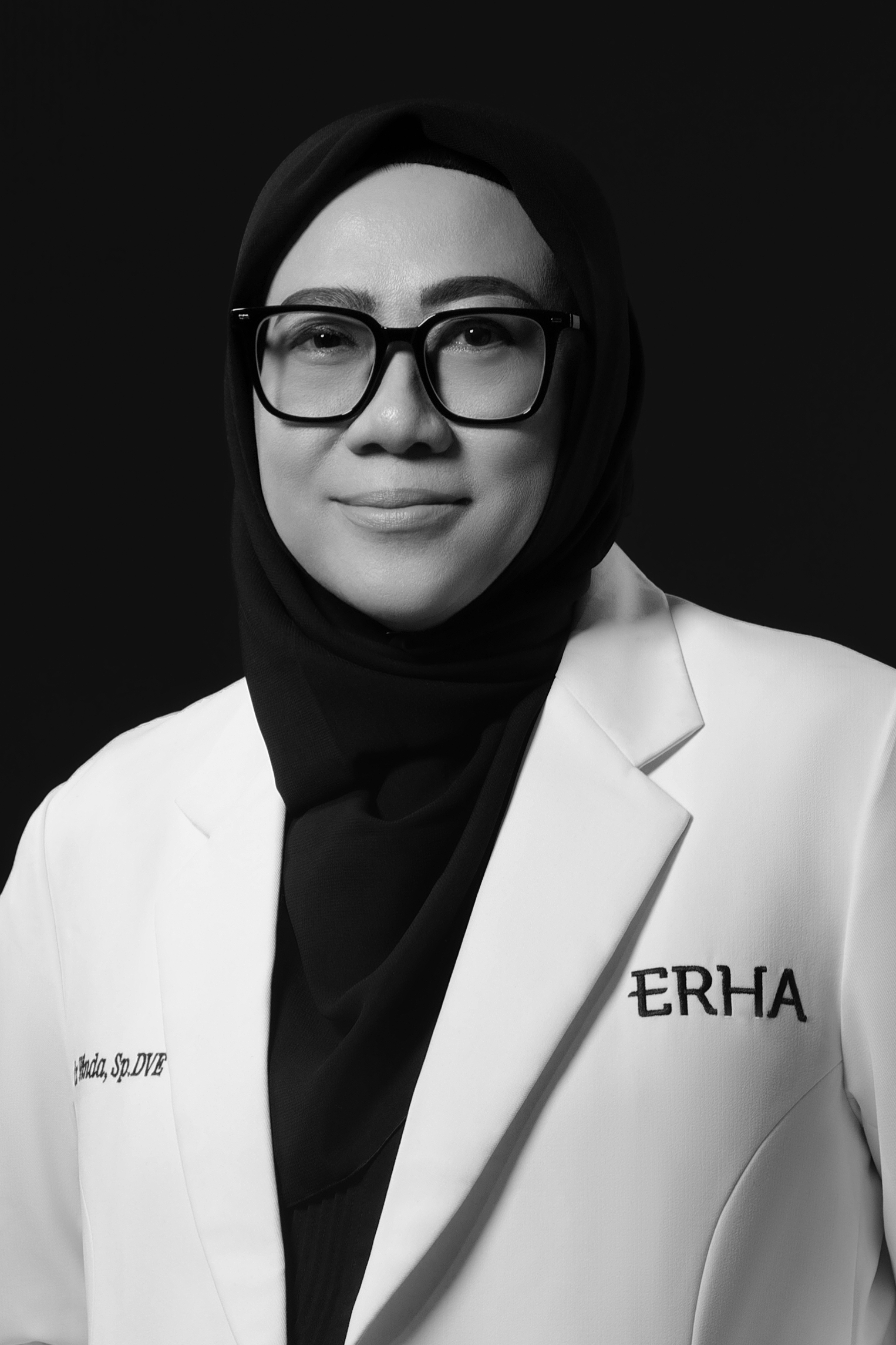 dr. Sri Windayati, Sp.DVE, FINSDV, FAADV